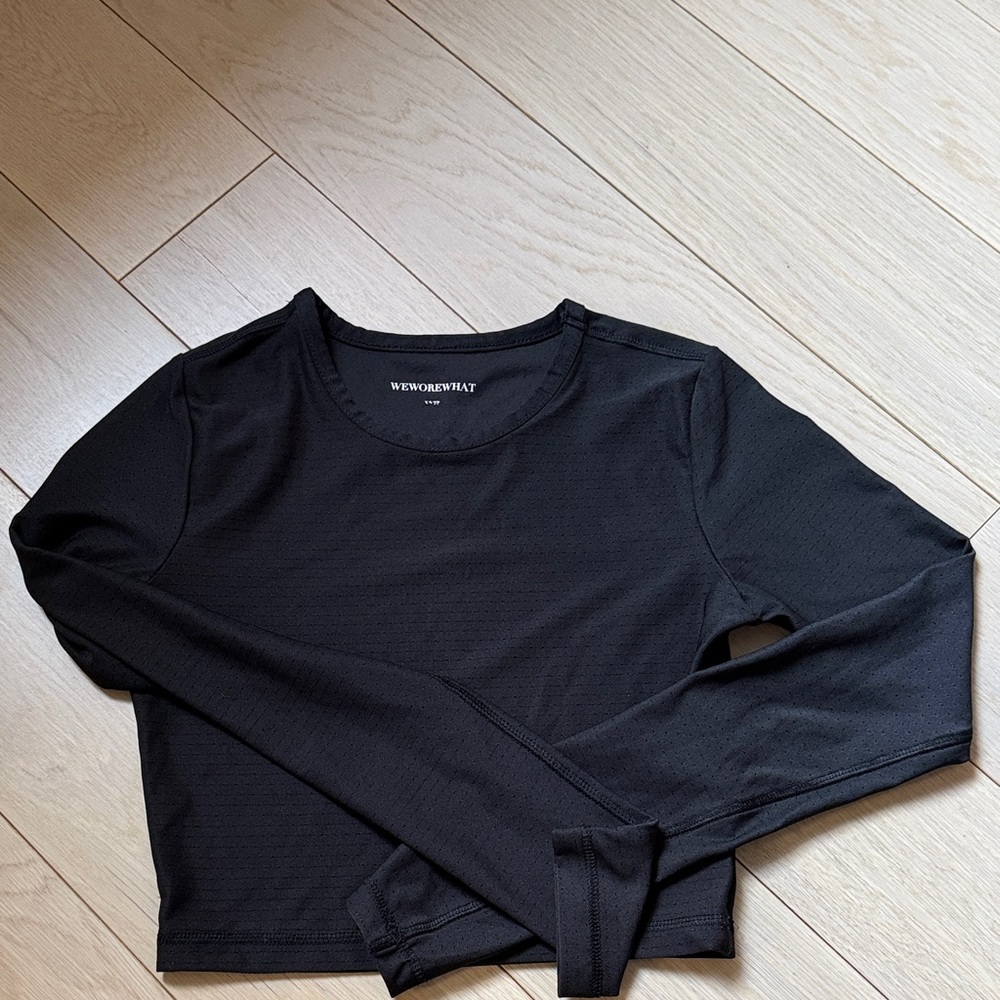 WeWoreWhat Black Long Sleeve Athletic Crop Top